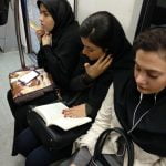کتابخوانی در مترو
