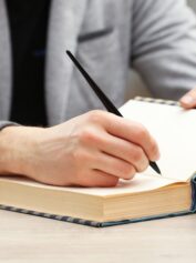 نویسنده و کتاب