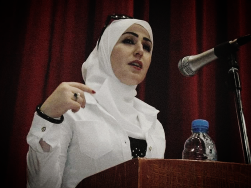 دو شعر از احلام بناوی، شاعر سوری