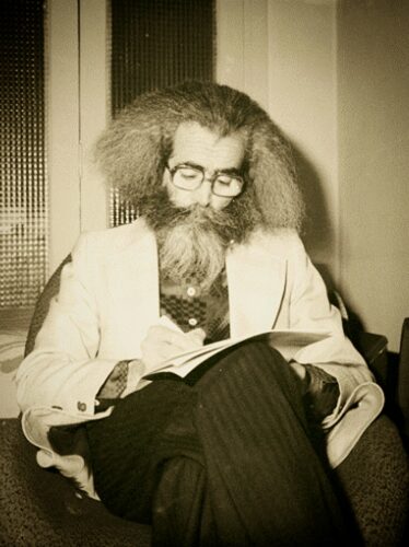 آبتنی در سراب تأملی در کاریکلماتورهای پرویز شاپور