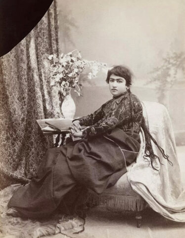 اتوبیوگرافی زنان در ایران معاصر