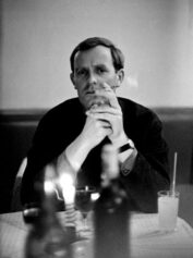 جان لوکاره، جاسوسی که خوب بلد بود دروغ بگوید